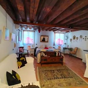 Ai Leoni Venezia