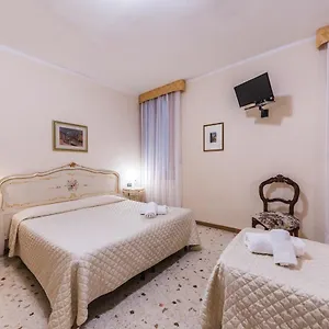 Ca' Leon D'oro 3* Veneza