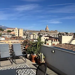 tricora-sicilian-bb.taorminaitalyhotels.com/