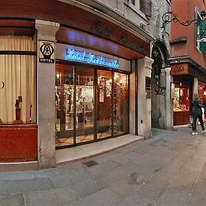 Szálloda Montecarlo