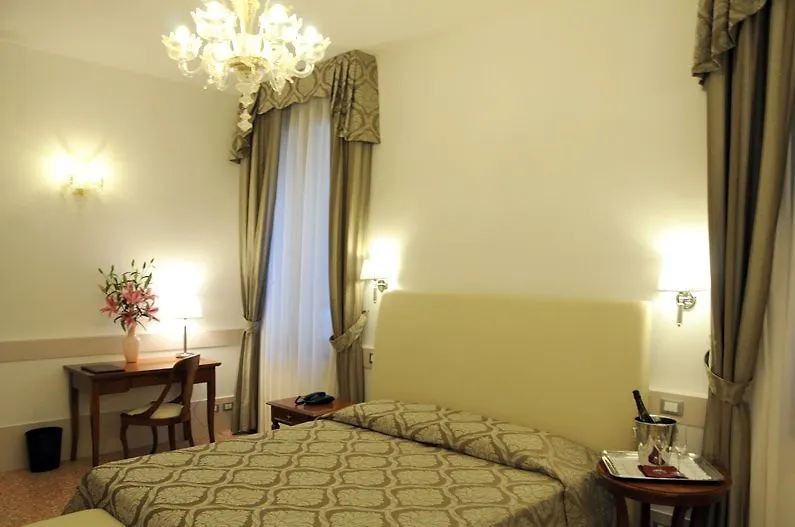 ***  Hotel Palazzo Vitturi Venedig Italien